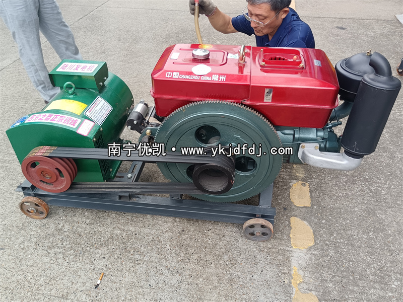 2024年5月16日，客戶到店自提一臺15KW單缸柴油發(fā)電機