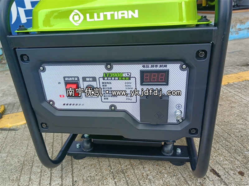 2024年6月28日，客戶到店自提一臺3KW汽油變頻發(fā)電機