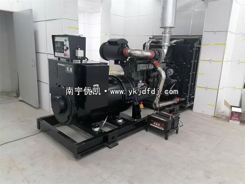2024年11月17日，欽州項(xiàng)目500kw凱普柴油發(fā)電機(jī)組到貨安裝